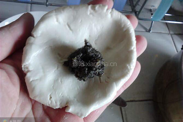 酥脆芝麻黄金球的做法图解3