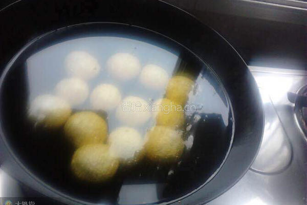 酥脆芝麻黄金球的做法图解6