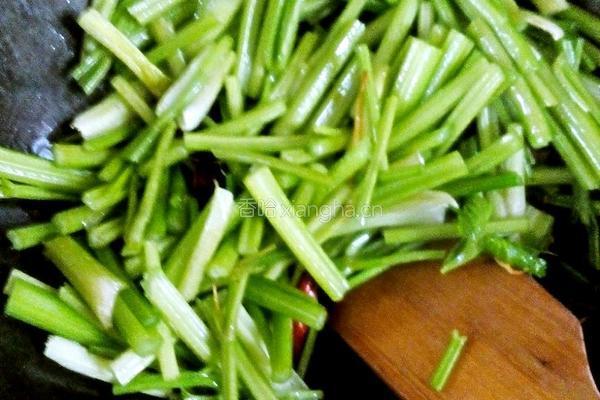 辣炒芹菜的做法图解4