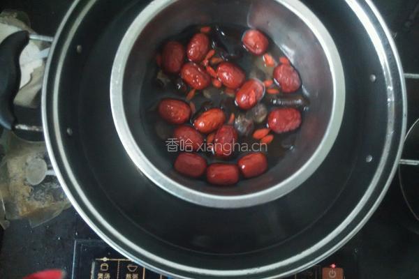 红枣木耳养颜汤的做法图解2