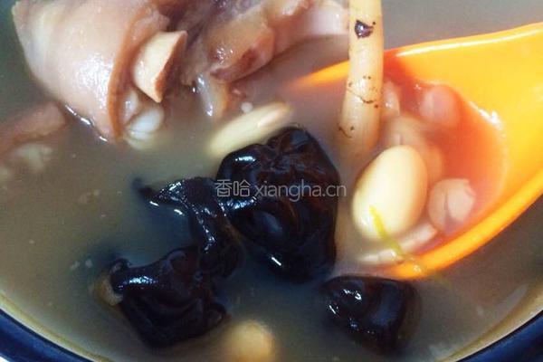 黄豆猪手老火靓汤的做法图解7