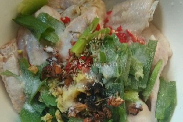 川味炸鸡中翅的做法图解1