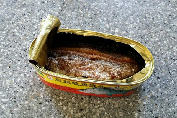 豆豉鲮鱼炒油麦菜的做法图解2