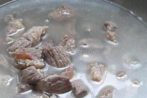 咖喱土豆牛肉的做法图解2