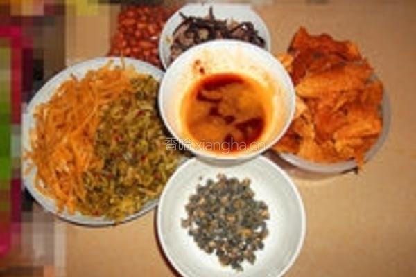 柳州螺丝粉的做法图解4