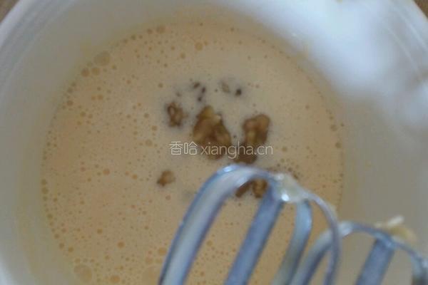 甜提干碎核桃香蕉马芬的做法图解4
