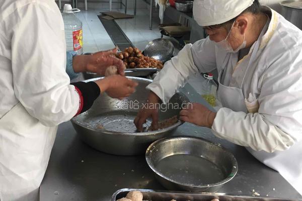 红烧糯米肉丸的做法图解1