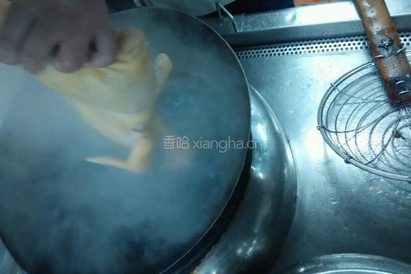 脆皮炸鸡的做法图解4