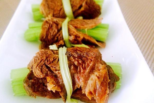 凉拌芹菜牛肉卷的做法图解6