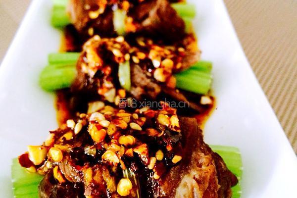凉拌芹菜牛肉卷的做法图解7