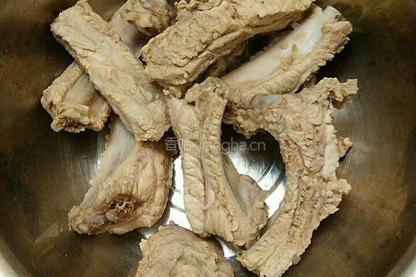 南瓜排骨汤的做法图解4