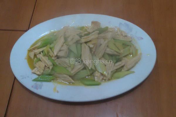 西芹炒腐竹的做法图解4