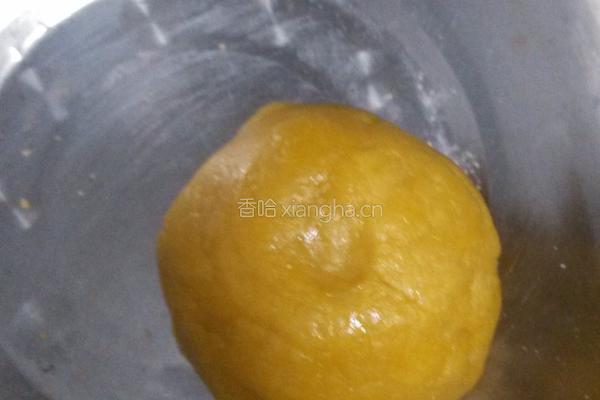 蛋黄菊花馓的做法图解2