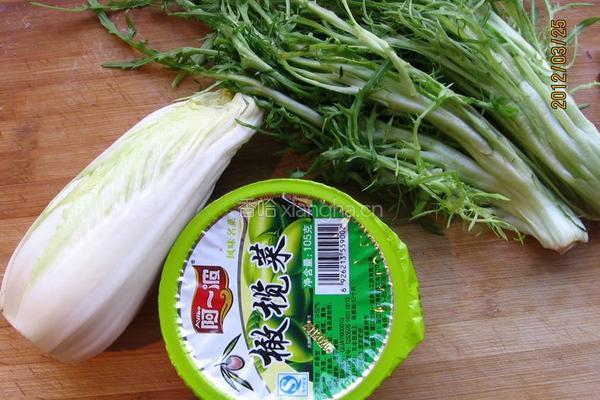 橄榄菜苦菊杂拌的做法图解1