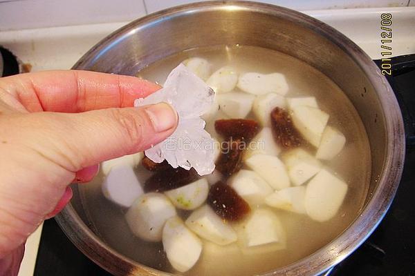 南瓜蜜枣炖芋头的做法图解5