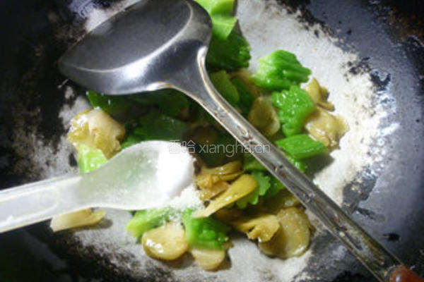 榨菜炒苦瓜的做法图解10