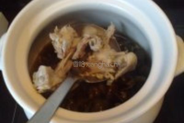 北风菌煲鸡骨的做法图解4