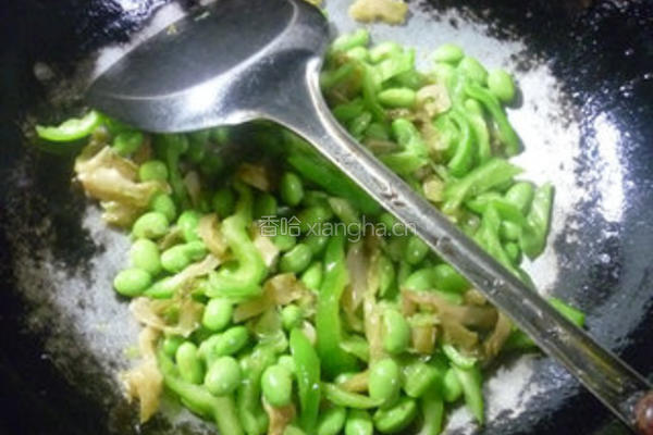 青椒榨菜炒毛豆的做法图解8