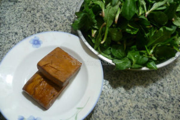 香干拌马兰的做法图解1