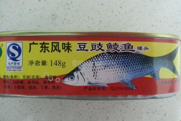 豆豉鲮鱼油麦菜的做法图解1