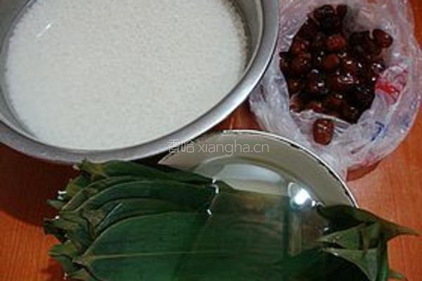 蜜枣牛角粽子的做法图解1