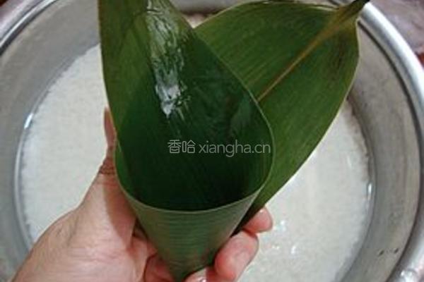 蜜枣牛角粽子的做法图解2