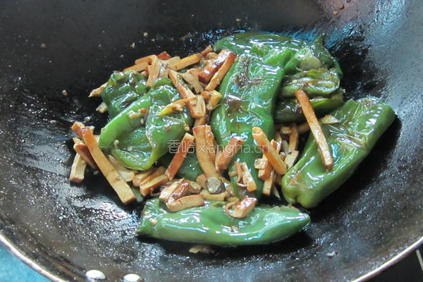 煎辣椒烧豆腐丝的做法图解9