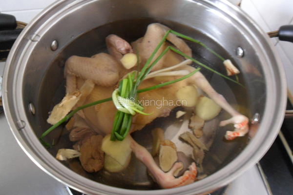 黄芪大枣鸽子汤的做法图解3