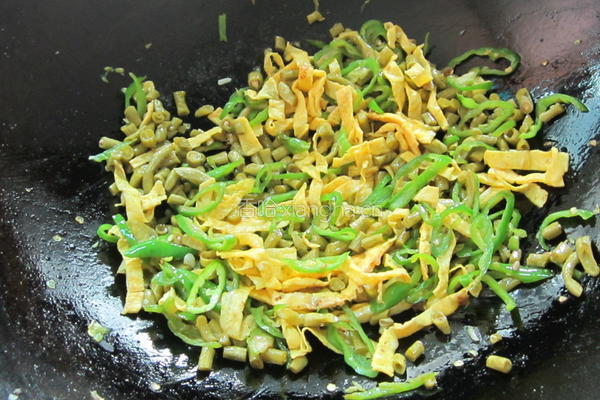 咸豆角炒蛋丝的做法图解8