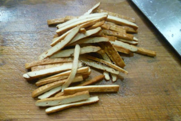 香干炒芹菜的做法图解4