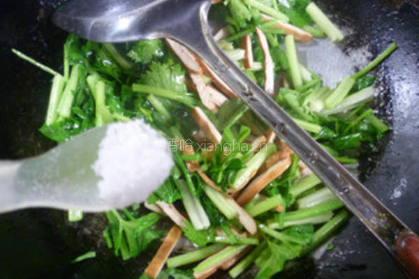 香干炒芹菜的做法图解7