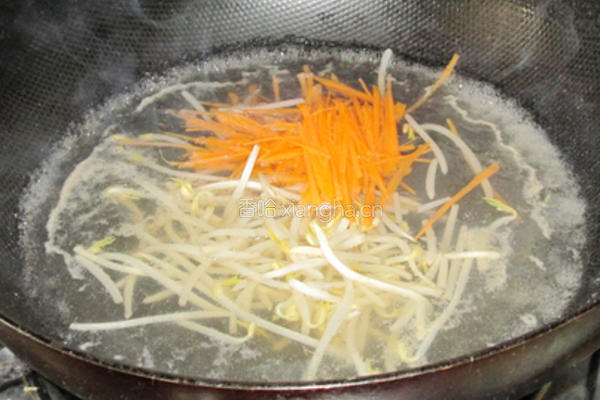 豆豉桃仁拌三丝的做法图解8