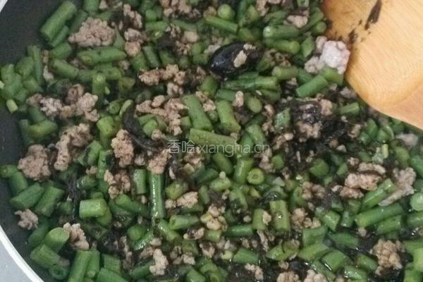 橄榄菜肉沫豆角的做法图解4