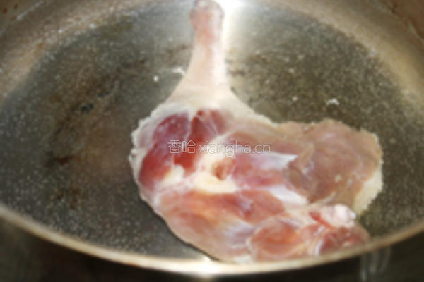 金针油菜鸭腿面的做法图解2