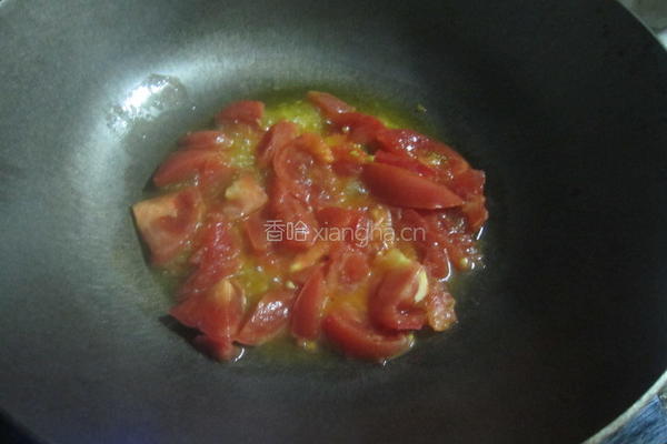 西红柿鱼丸汤面的做法图解3