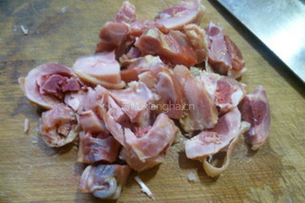 青椒香干炒腊鸡腿的做法图解5