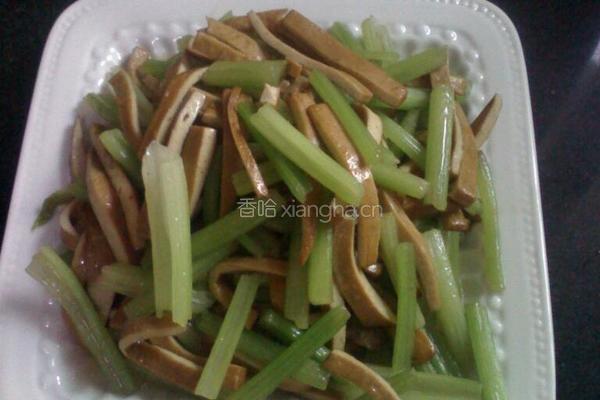 香干炒西芹的做法图解9