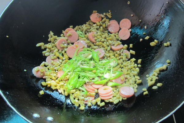 咸豆角炒肉花肠的做法图解5