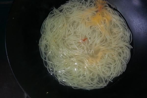 西红柿鸡蛋拌面的做法图解5