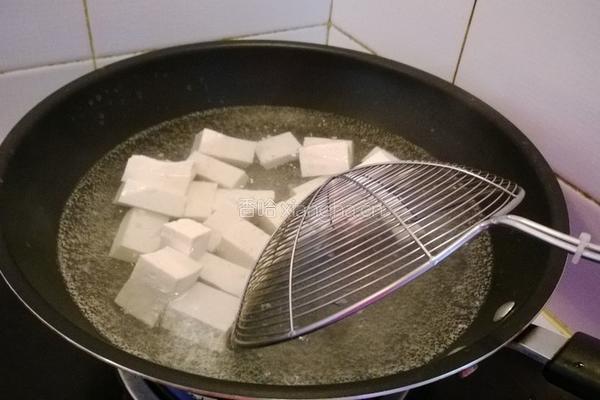 香菇杂酱炖豆腐的做法图解3