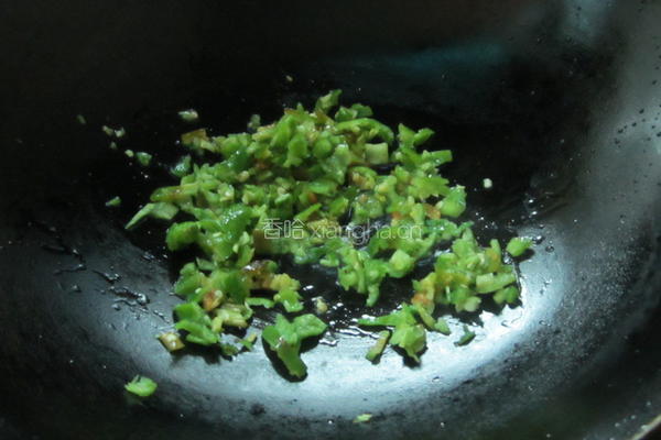 姜丝咸豆角的做法图解2