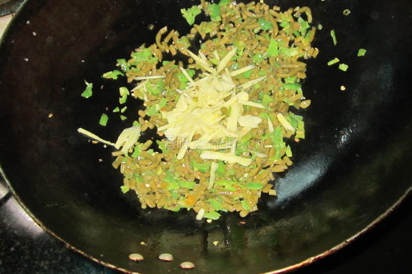 姜丝咸豆角的做法图解5