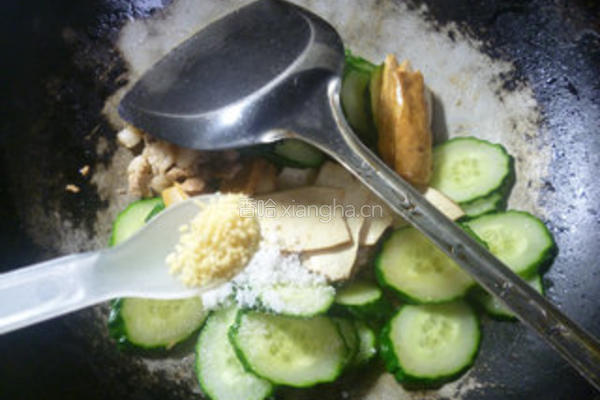 香干五花肉炒青瓜的做法图解11
