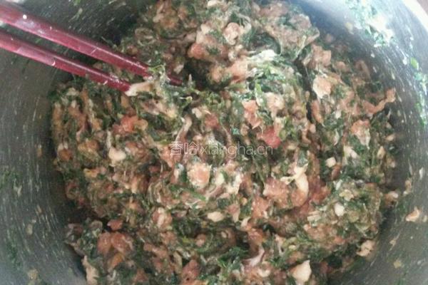 荠菜水饺的做法图解2