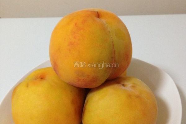 黄桃罐头的做法图解1