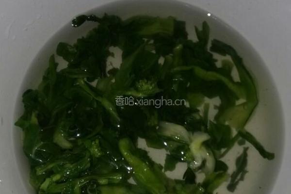 凉拌橄榄菜的做法图解1
