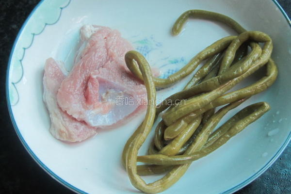 肉末豆角汤的做法图解1