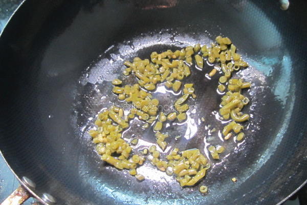 肉末豆角汤的做法图解3