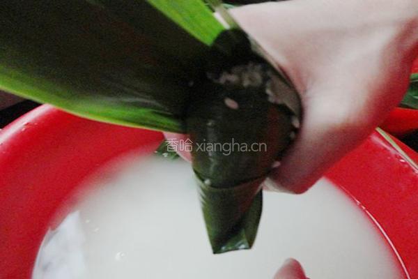 双豆蜜枣粽的做法图解6