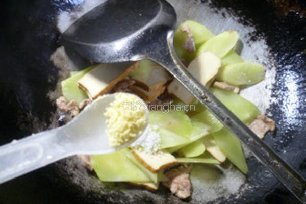 香干里脊肉炒莴笋的做法图解10